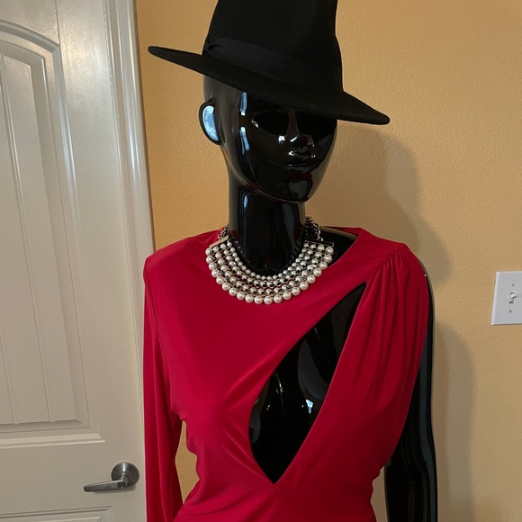 👗 FASHION NOVA ONE SHOULDER RED MIDI DRESS - Picture 6 of 8